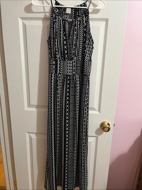 raya sun Black and White Geometric Maxi Dress